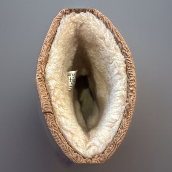 UGG Classic Short Perf Women Suede Chestnut Size US 9 Studded - Picture 12 of 13